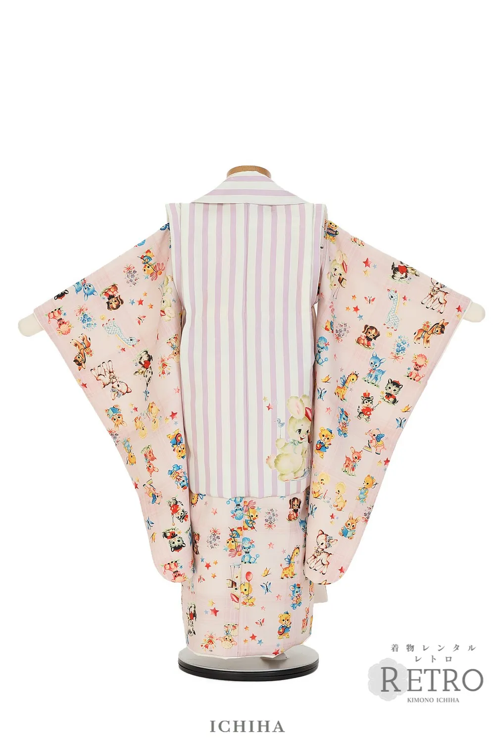 ビンテージ柄のデザインがモダンなお着物です。